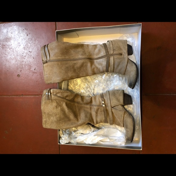 Fergie Lattitude Boots, (7) - Picture 5 of 7